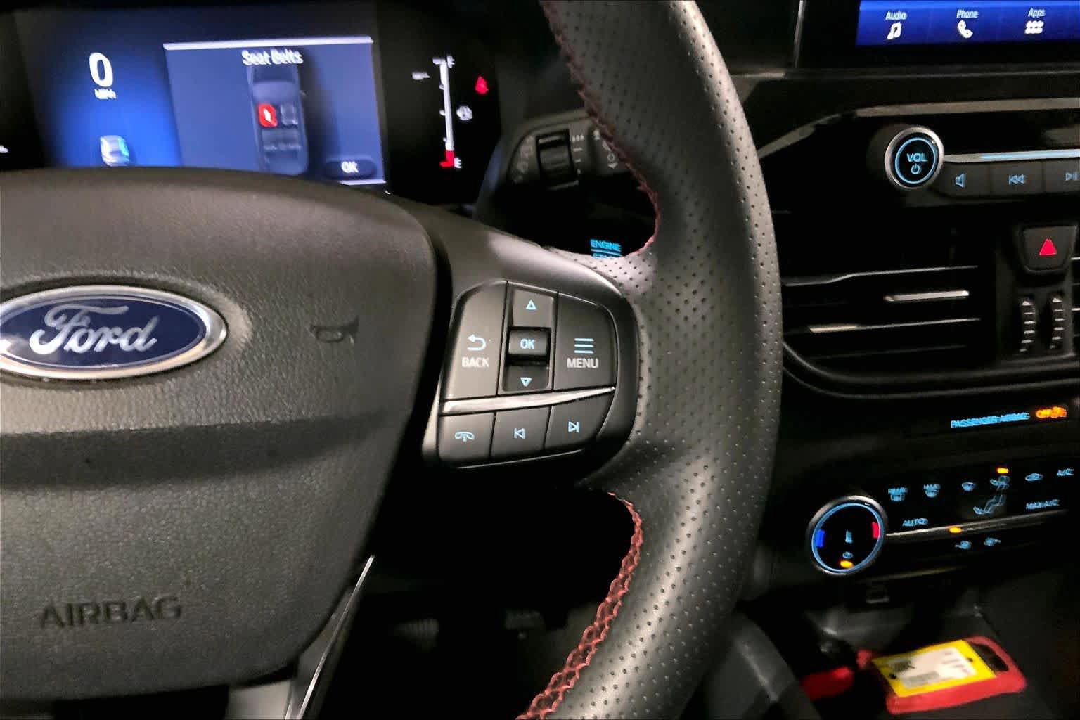 Certified 2025 Ford Escape ST-Line AWD/4WD image 24