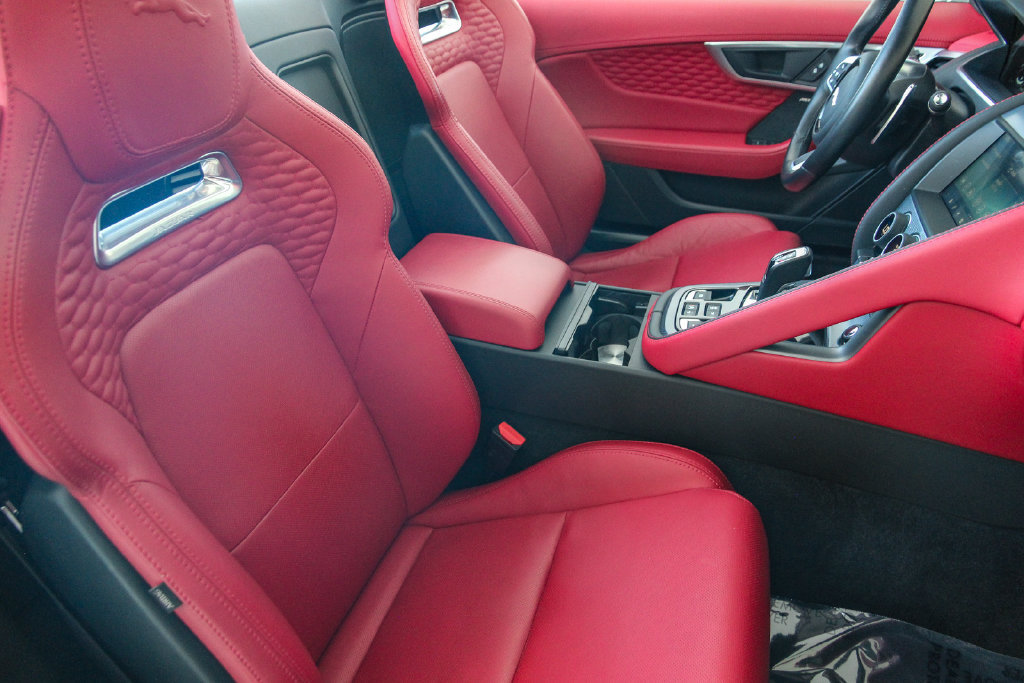 Used 2023 Jaguar F-TYPE R-Dynamic AWD/4WD image 17