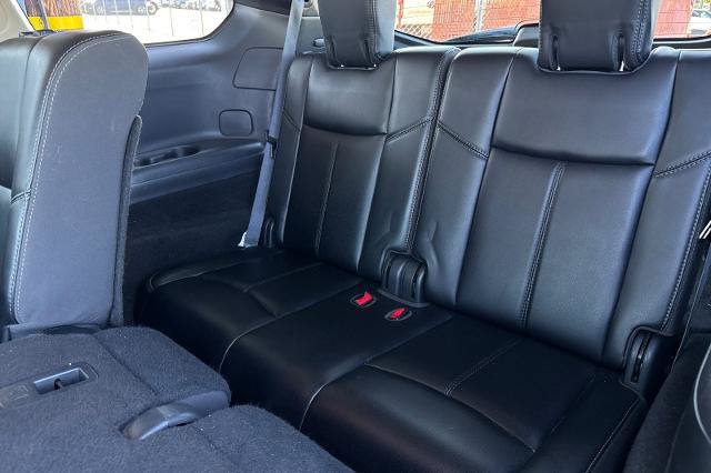 Used 2020 Nissan Pathfinder SL FWD image 13
