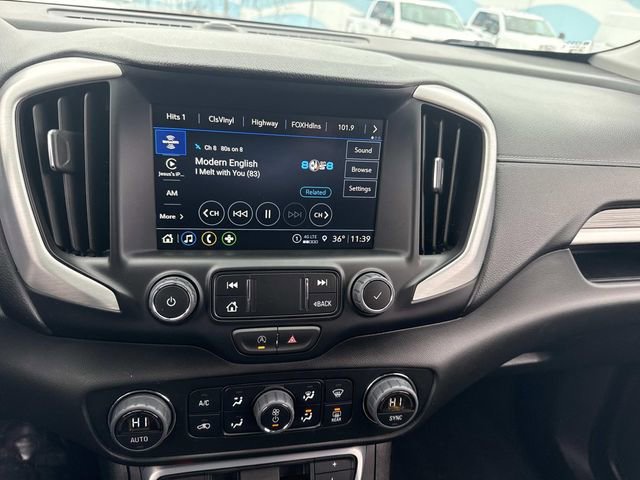 Used 2024 GMC Terrain SLT image 23