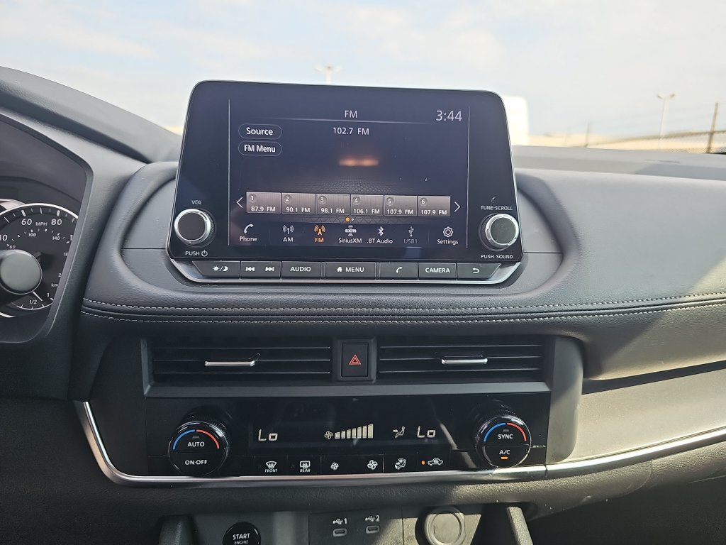 Used 2024 Nissan Rogue SV FWD image 20