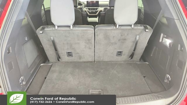 Certified 2025 Ford Explorer ST-Line AWD/4WD image 23