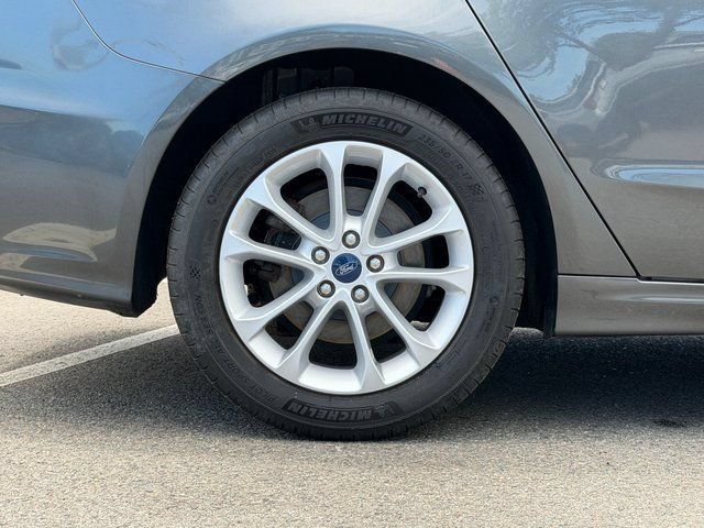 Certified 2020 Ford Fusion SE FWD image 12