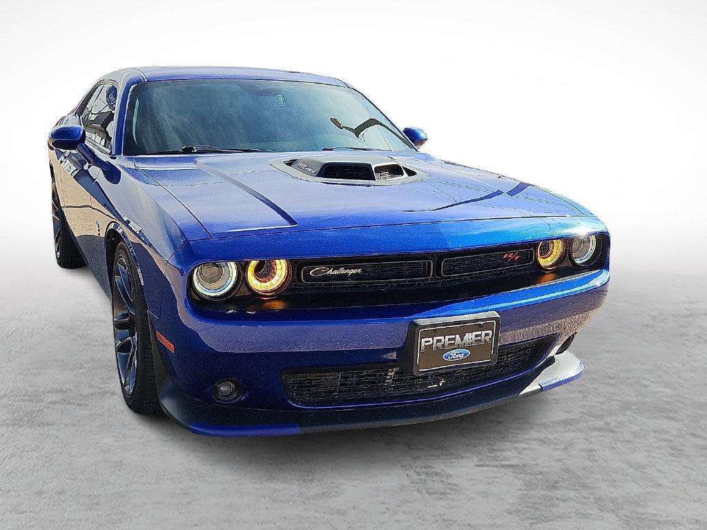 Used 2022 Dodge Challenger R/T Scat Pack w/ Shaker Package RWD image 2