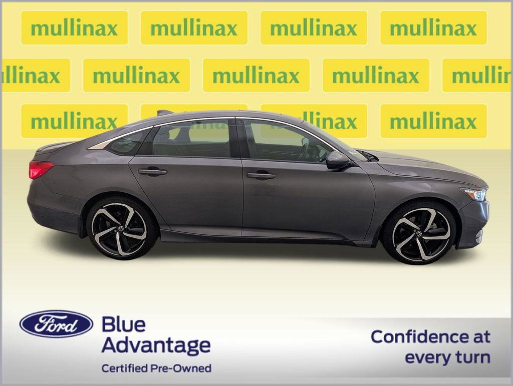 Used 2018 Honda Accord Sport image 2