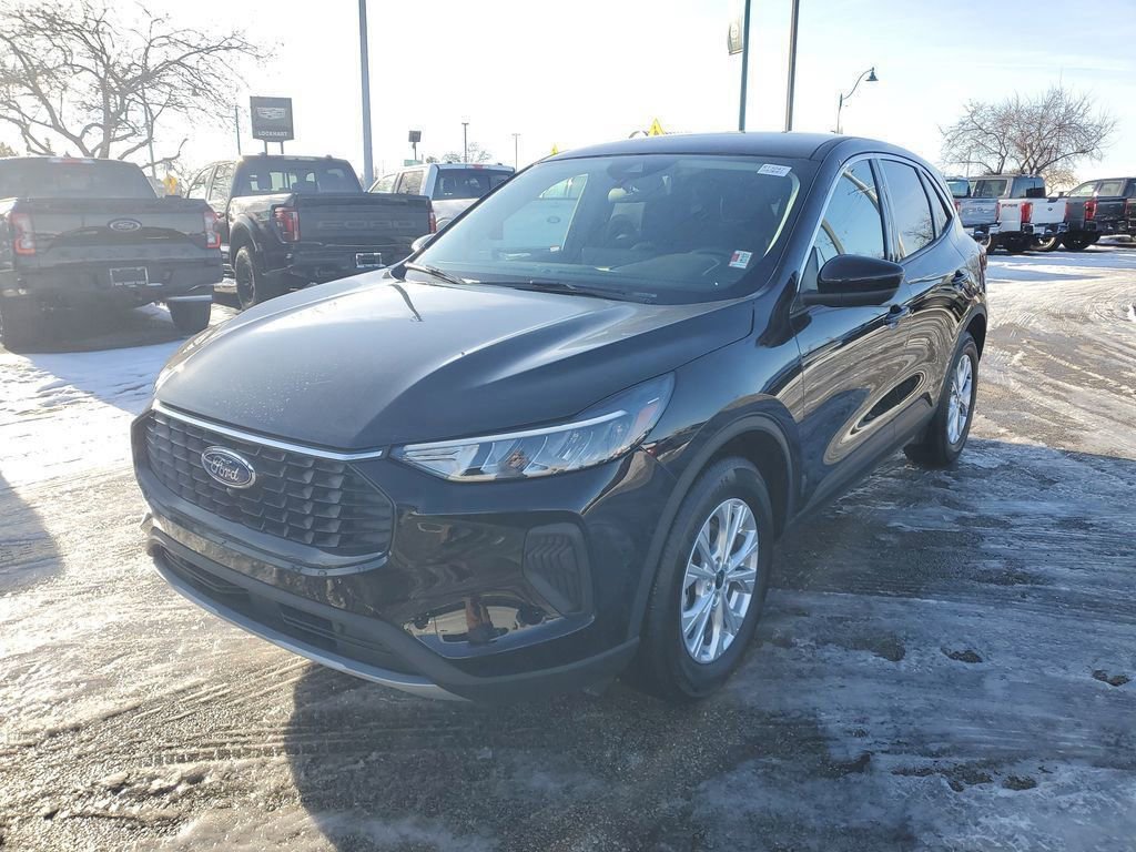 Certified 2023 Ford Escape Active w/ Tech Pack #2 image 2