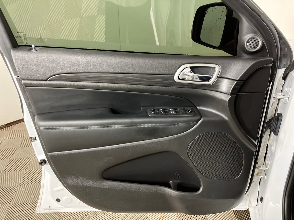 Used 2021 Jeep Grand Cherokee Laredo X image 22