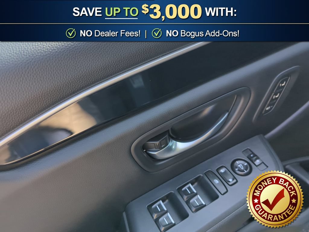 Used 2025 Honda Pilot Touring image 16