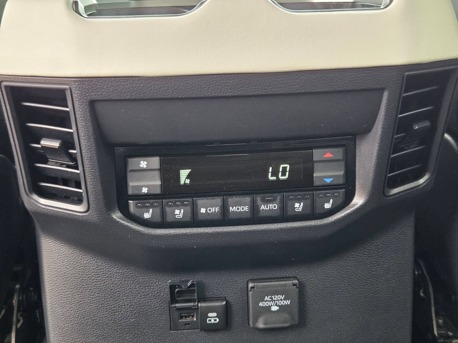 Used 2024 Toyota Sequoia Capstone AWD/4WD image 25