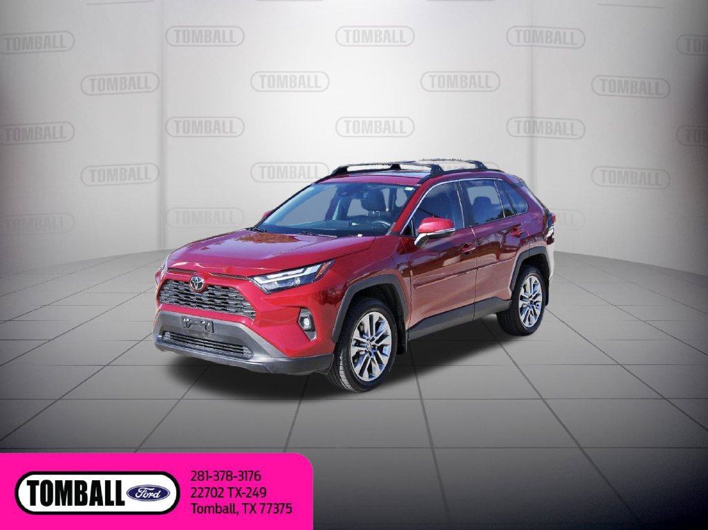 Used 2024 Toyota RAV4 XLE Premium FWD image 3