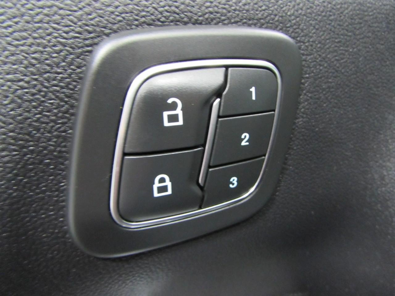Certified 2020 Ford Escape SEL FWD image 21