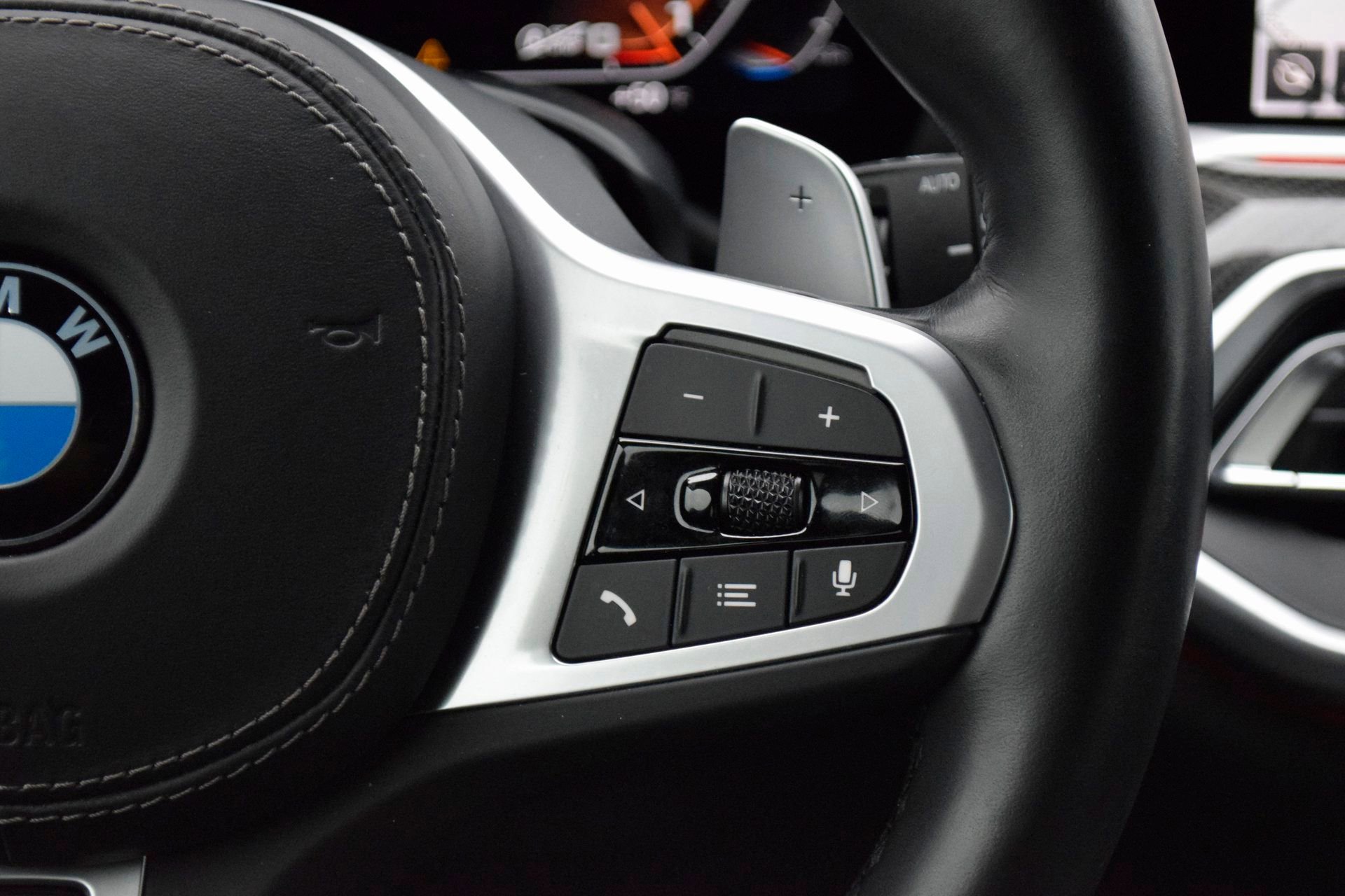 Used 2022 BMW X5 M50i w/ Executive Package image 14