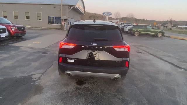 Certified 2022 Ford Escape Titanium w/ Class II Trailer Tow Package image 3