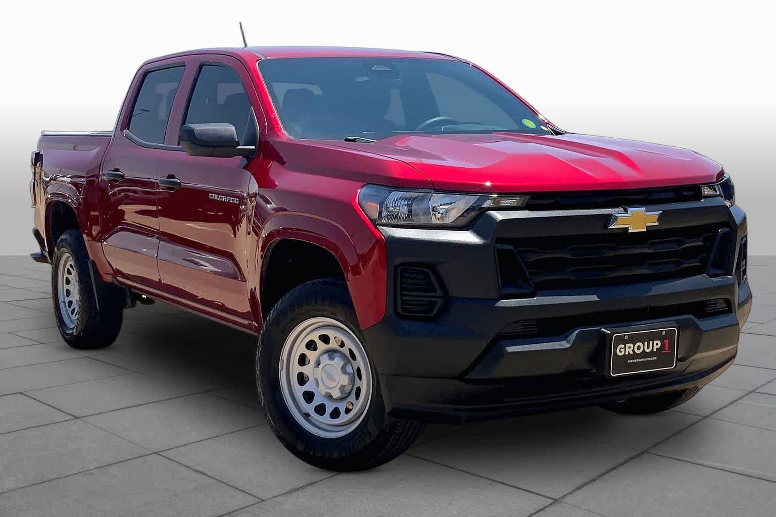 Used 2025 Chevrolet Colorado W/T w/ Advanced Trailering Package RWD image 3