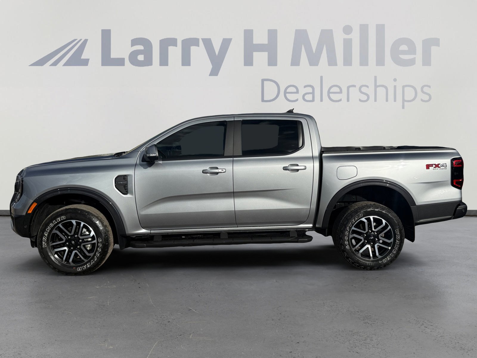 Certified 2024 Ford Ranger Lariat w/ FX4 Off-Road Package image 2