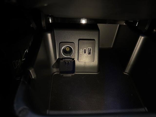 Certified 2025 Ford Explorer Platinum w/ Ultimate Package image 30