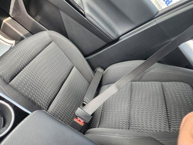 Used 2025 Chevrolet Equinox LT w/ Safety and Technology Package FWD image 17
