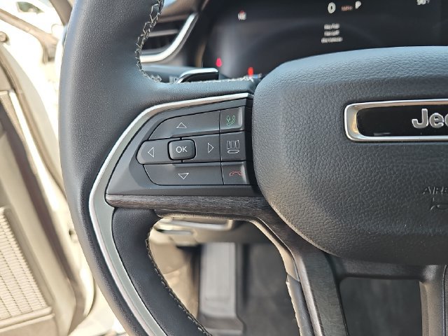 Used 2023 Jeep Grand Cherokee L Limited RWD image 20