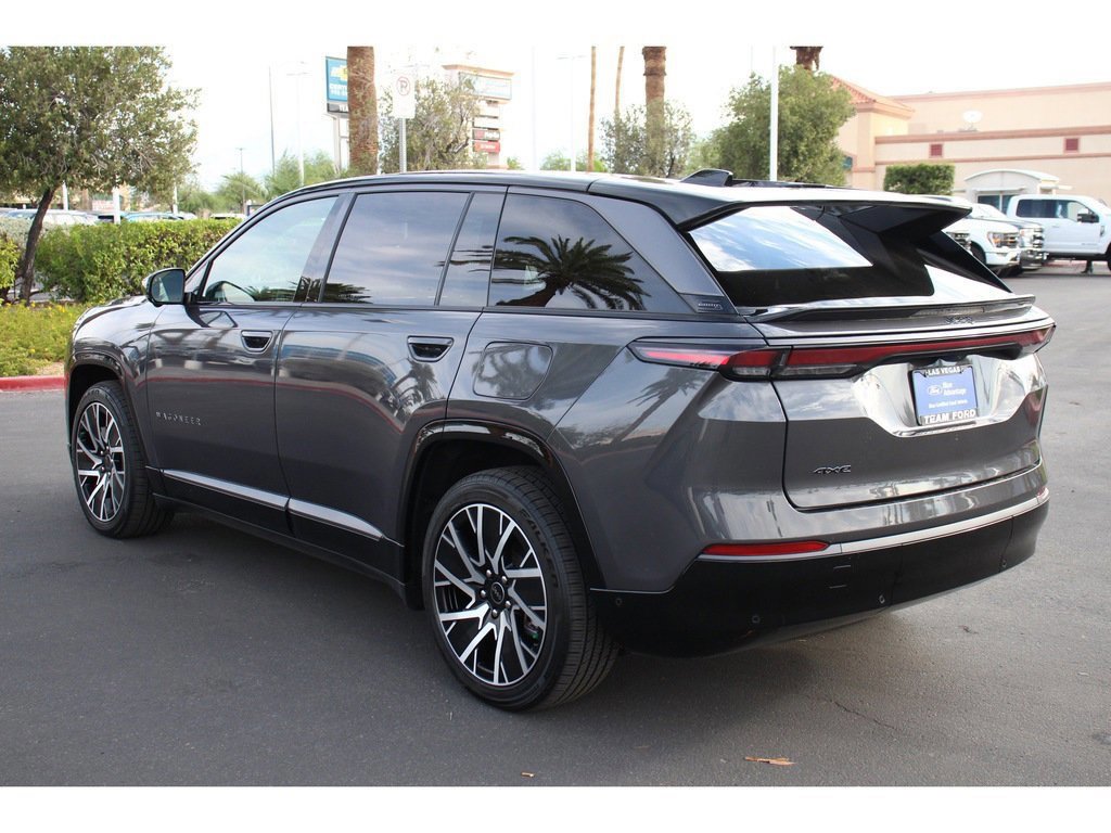 Used 2025 Jeep Wagoneer S Limited image 3