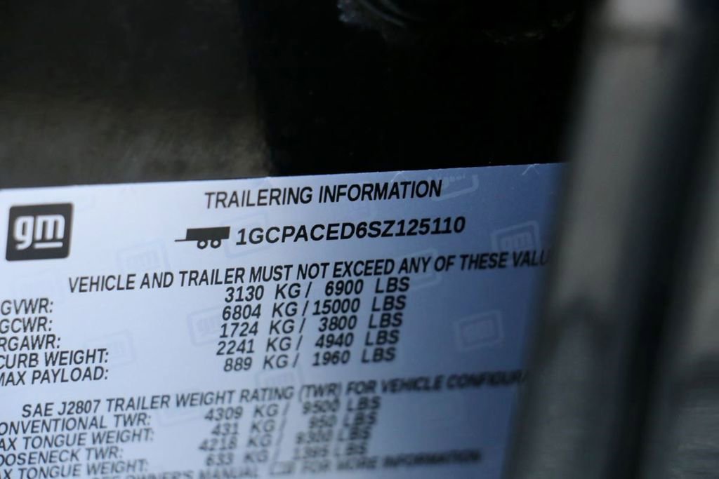 Used 2025 Chevrolet Silverado 1500 LT RWD image 34