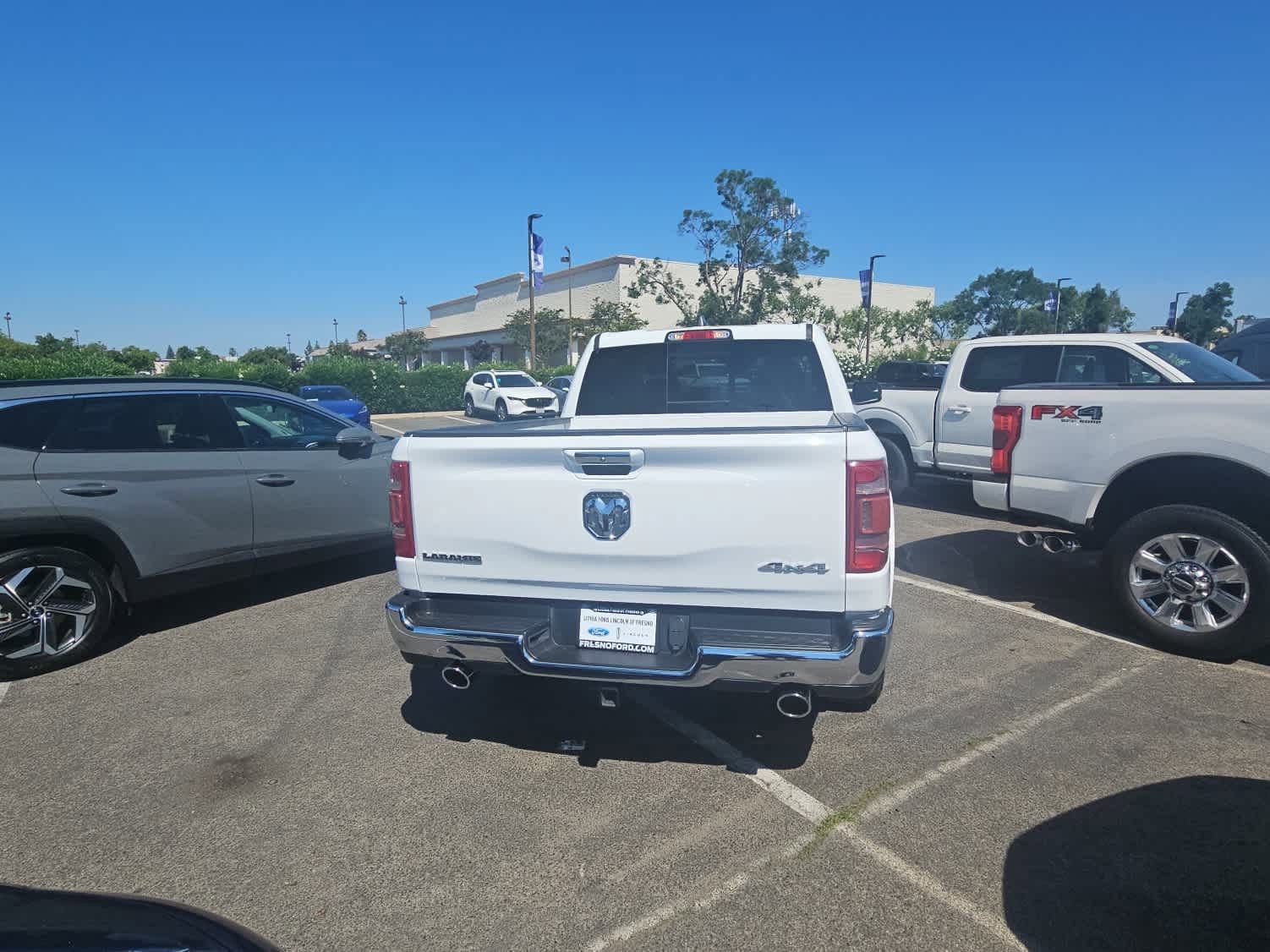 Used 2022 RAM 1500 Laramie AWD/4WD image 7