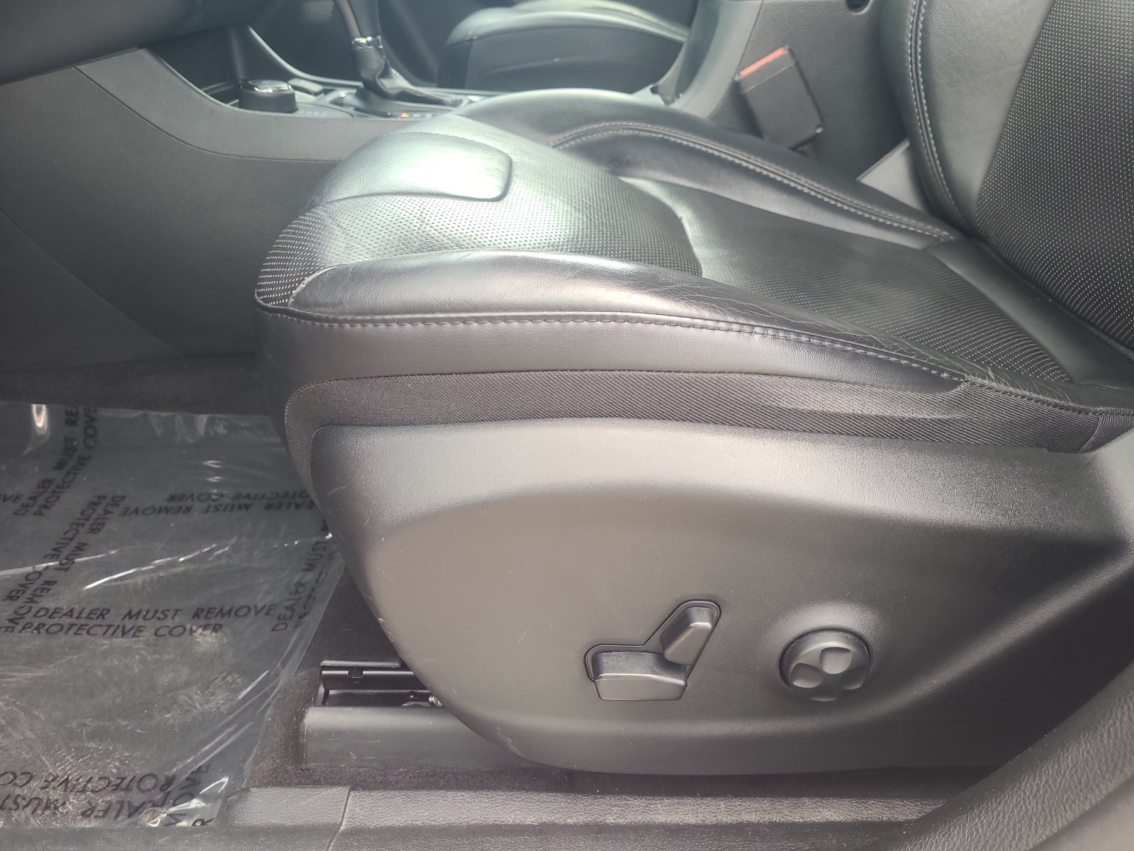 Used 2019 Jeep Cherokee Limited w/ Technology Group AWD/4WD image 14