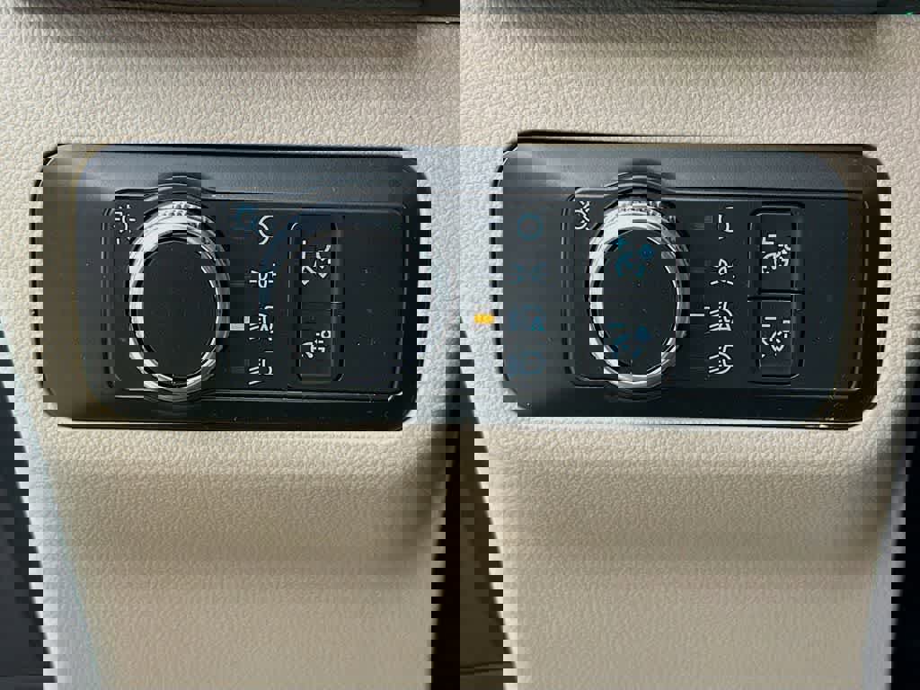 Certified 2020 Ford Escape SE image 27