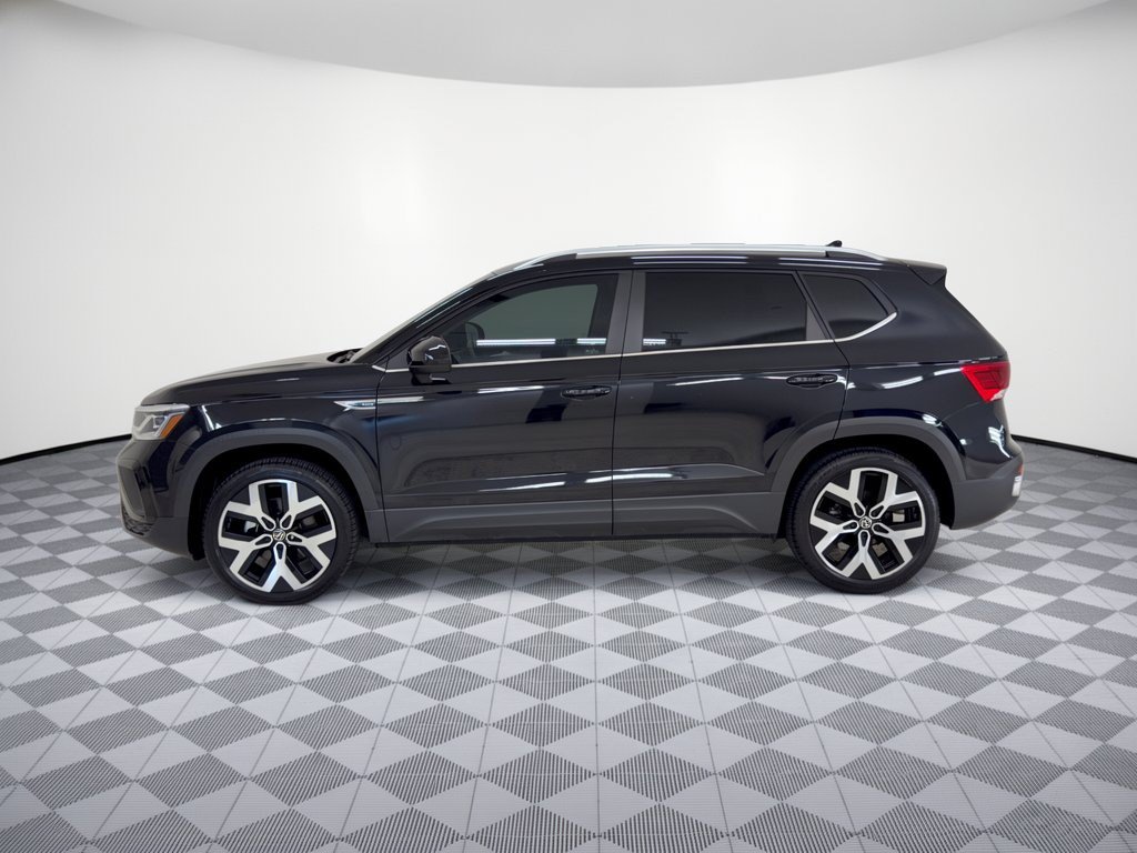 Used 2022 Volkswagen Taos SEL AWD/4WD image 2