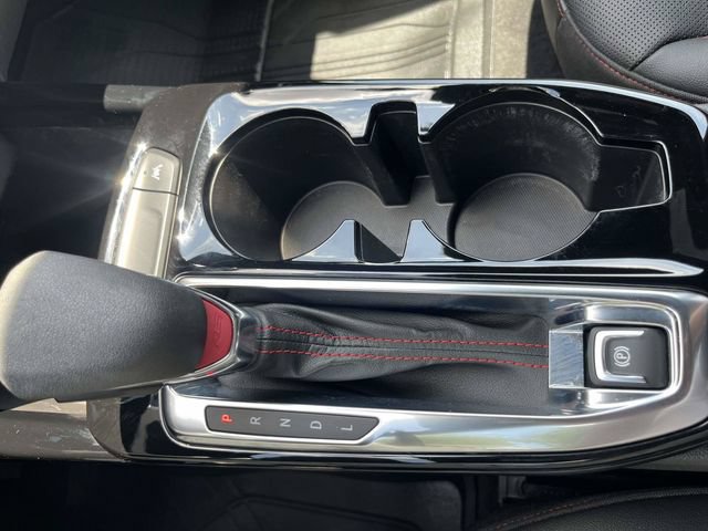 Used 2025 Chevrolet Trax RS w/ Sunroof Package FWD image 30