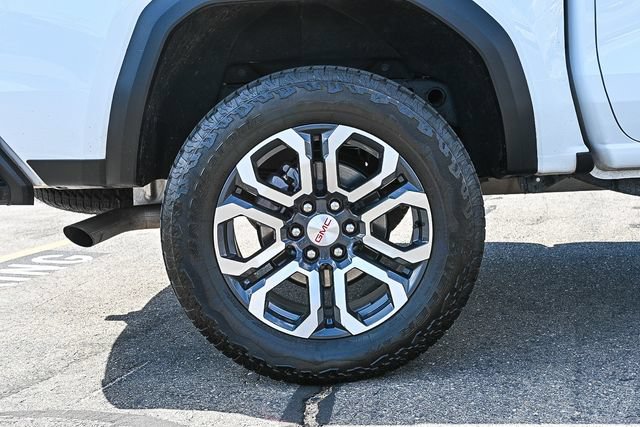 Used 2024 GMC Canyon AT4 w/ Technology Package AWD/4WD image 12