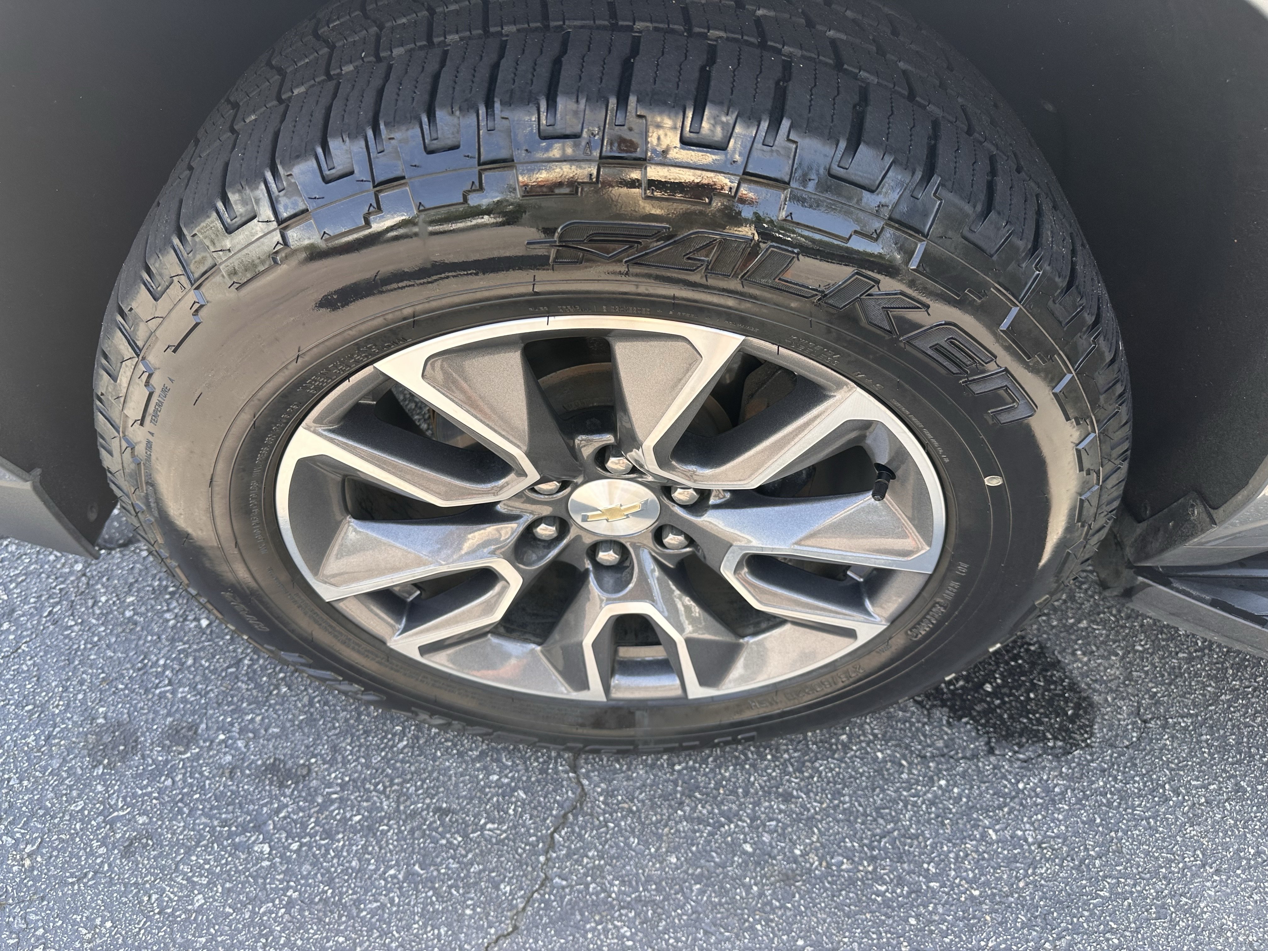 Used 2022 Chevrolet Suburban LT AWD/4WD image 29