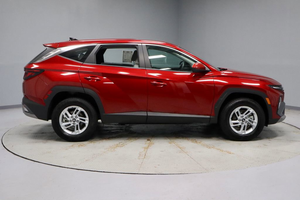 Used 2025 Hyundai Tucson SE AWD/4WD image 11