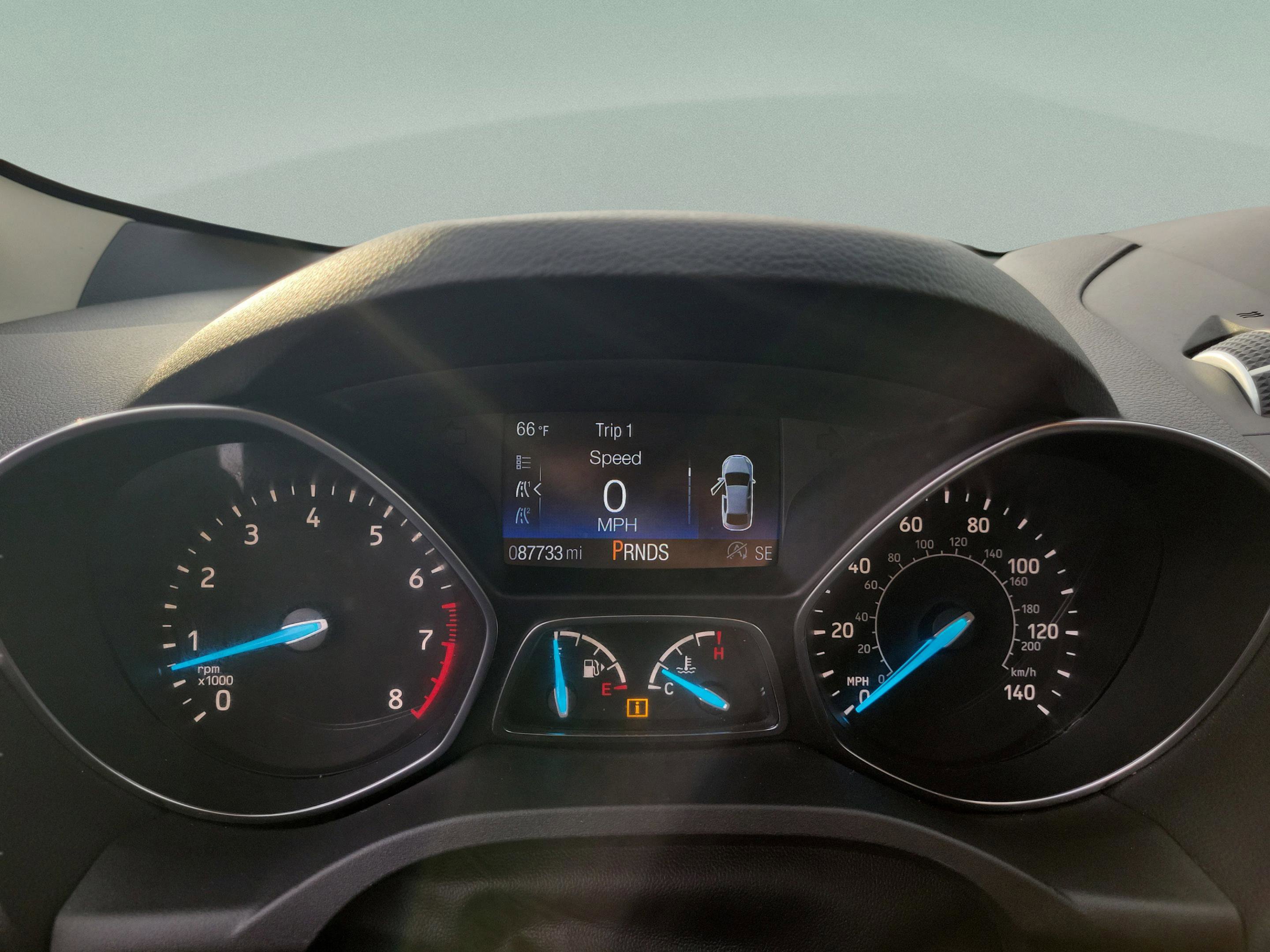 Certified 2018 Ford Escape SE w/ SE Sync 3 Package AWD/4WD image 24