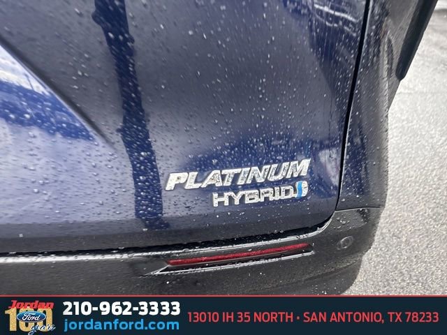 Used 2024 Toyota Sienna Platinum FWD image 6