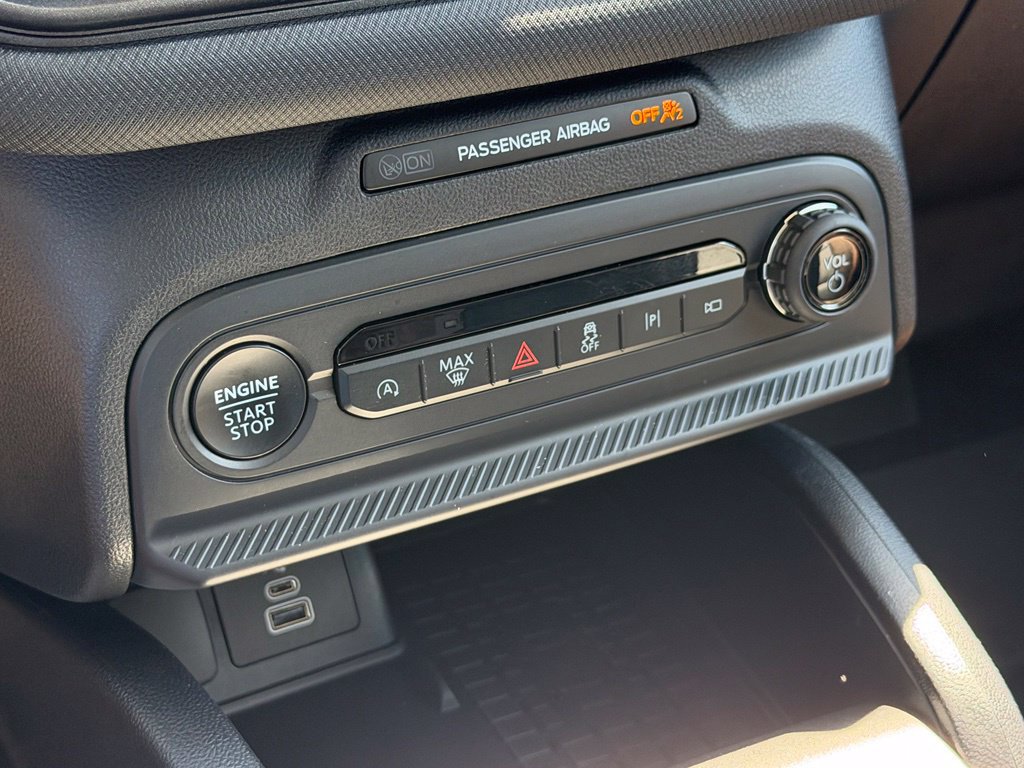Certified 2025 Ford Bronco Sport Outer Banks w/ Outer Banks Tech Package+ AWD/4WD image 16