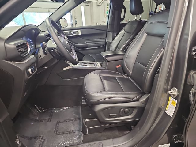 Certified 2020 Ford Explorer XLT w/ Equipment Group 202A AWD/4WD image 15