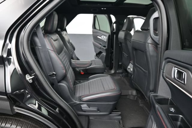 Certified 2025 Ford Explorer ST-Line w/ Premium Package AWD/4WD image 26