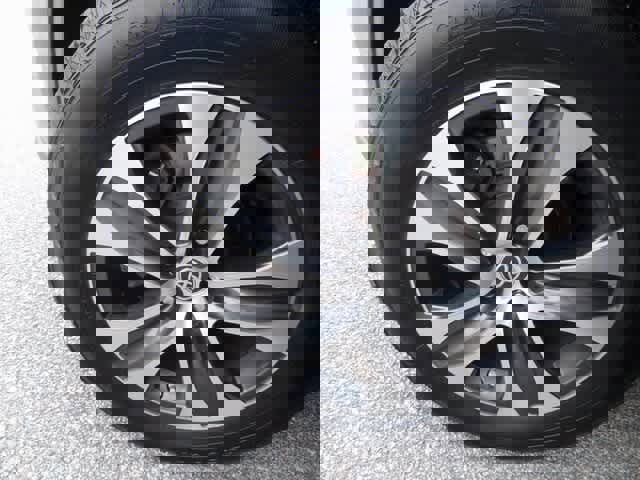 Used 2022 Toyota Highlander XLE image 41