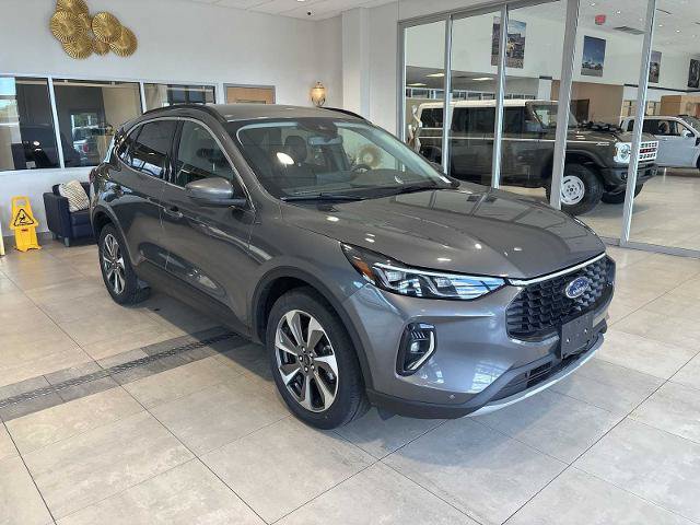 Certified 2023 Ford Escape Platinum AWD/4WD image 1