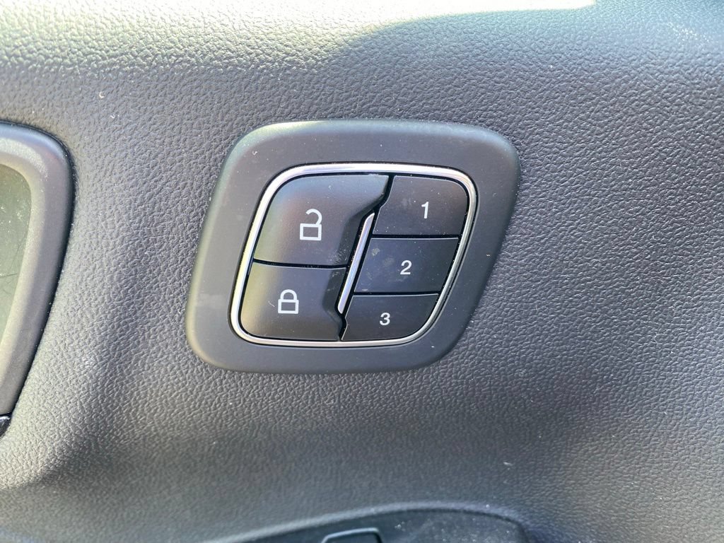 Certified 2023 Ford Escape ST-Line Select w/ Tech Pack #2 AWD/4WD image 13