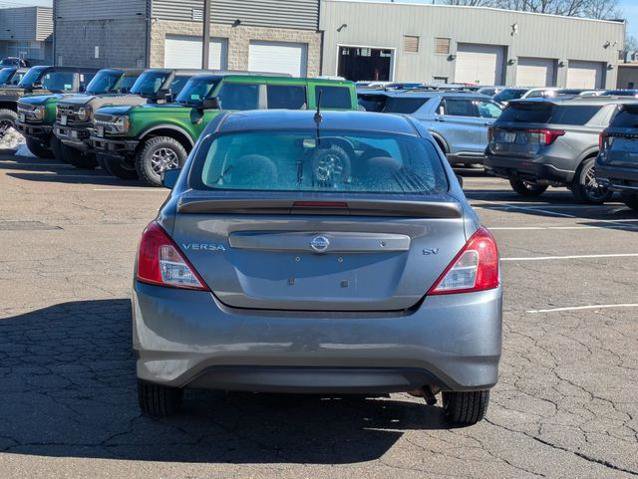 Used 2018 Nissan Versa SV image 4