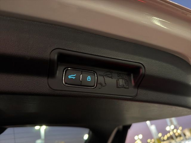 Certified 2022 Ford Explorer Limited w/ Limited Technology Package image 13