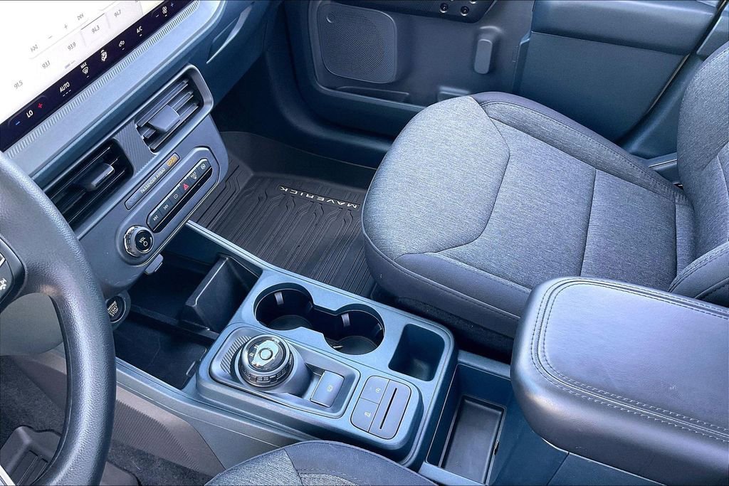 Certified 2025 Ford Maverick XLT w/ Black Appearance Package AWD/4WD image 15