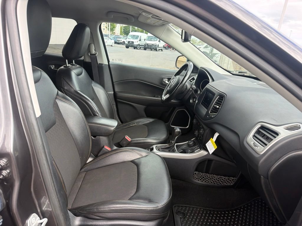 Used 2021 Jeep Compass Latitude w/ Convenience Group AWD/4WD image 42