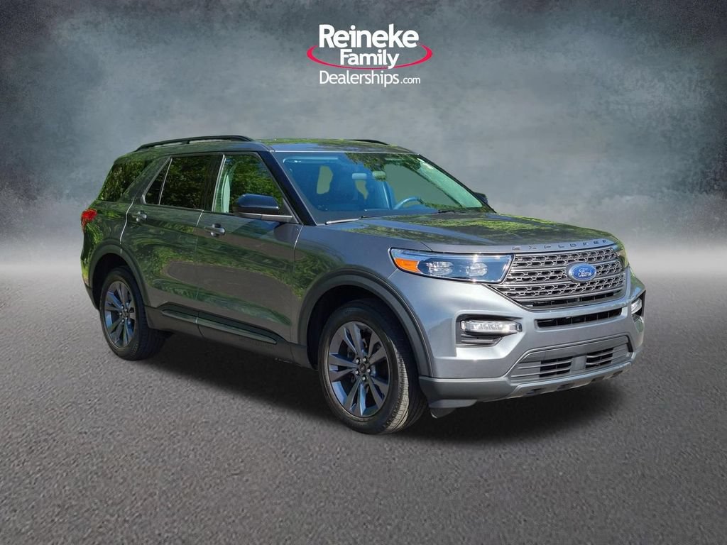 Certified 2023 Ford Explorer XLT w/ Equipment Group 202A AWD/4WD image 3