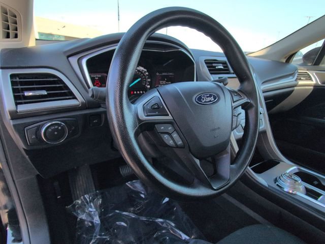 Certified 2020 Ford Fusion SE FWD image 11