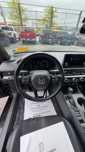 Used 2023 Honda Civic Sport image 11