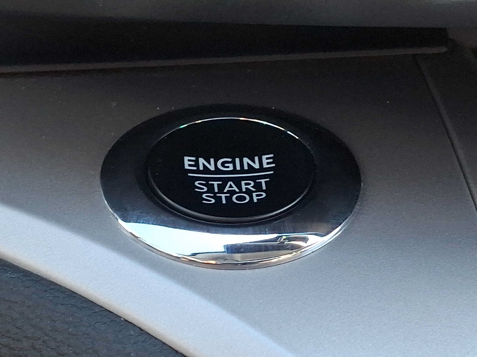 Certified 2023 Ford Explorer XLT w/ Equipment Group 202A AWD/4WD image 24