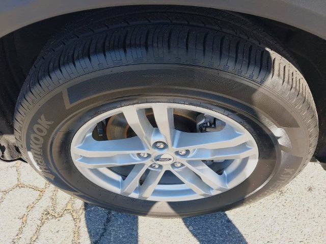 Certified 2023 Ford Explorer XLT RWD image 14