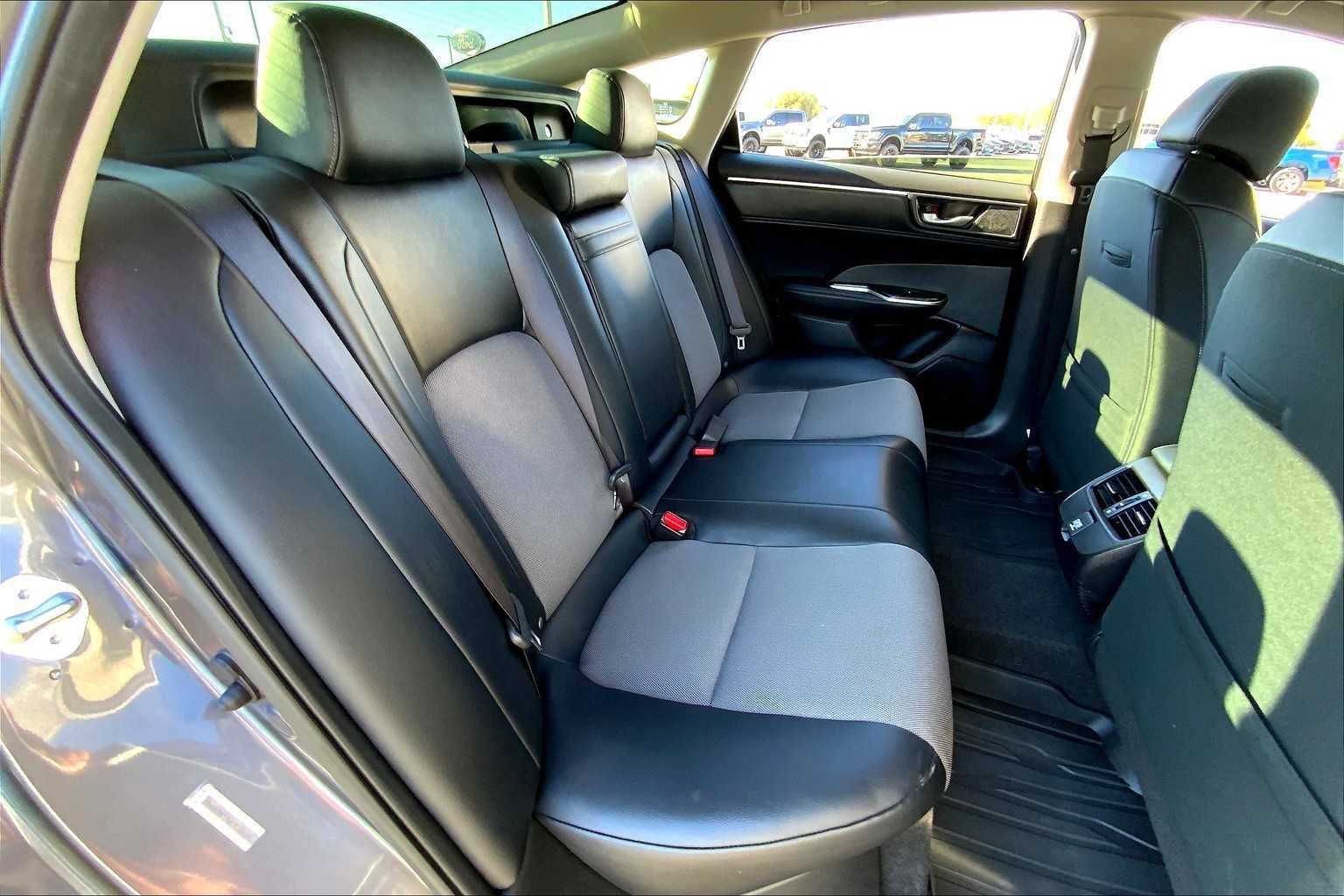 Used 2018 Honda Clarity Plug-In Hybrid image 18